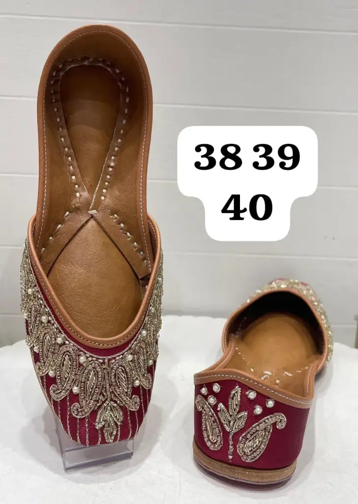 SIBY Saljut Colorful Journeys: Beautifully Crafted Juttis
