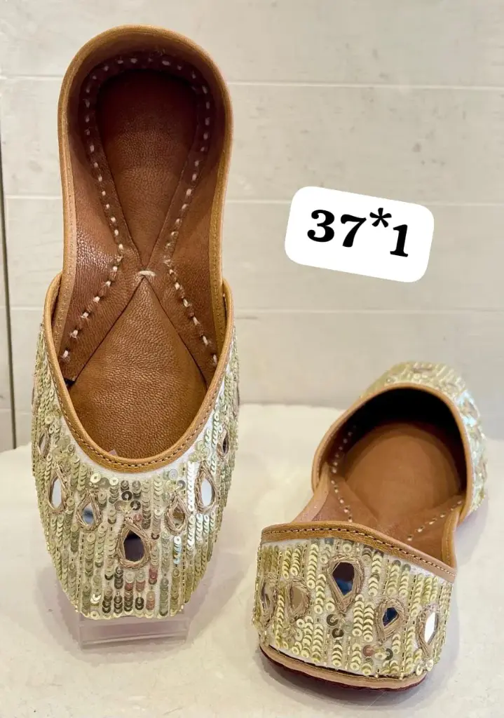SIBY Saljut Glimmering Threads: Stunning Juttis
