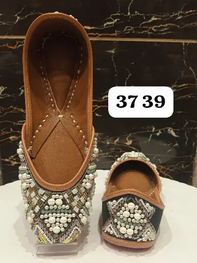SIBY Saljut Timeless Craftsmanship: Handmade Jutties with a Story