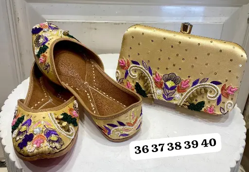 SIBY Saljut Artisan Touch: Embroidered Juttis with Matching Clutch